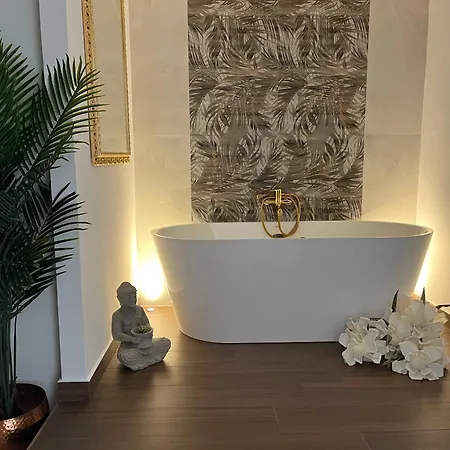 Euthalia Nyaraló Torre Archirafi